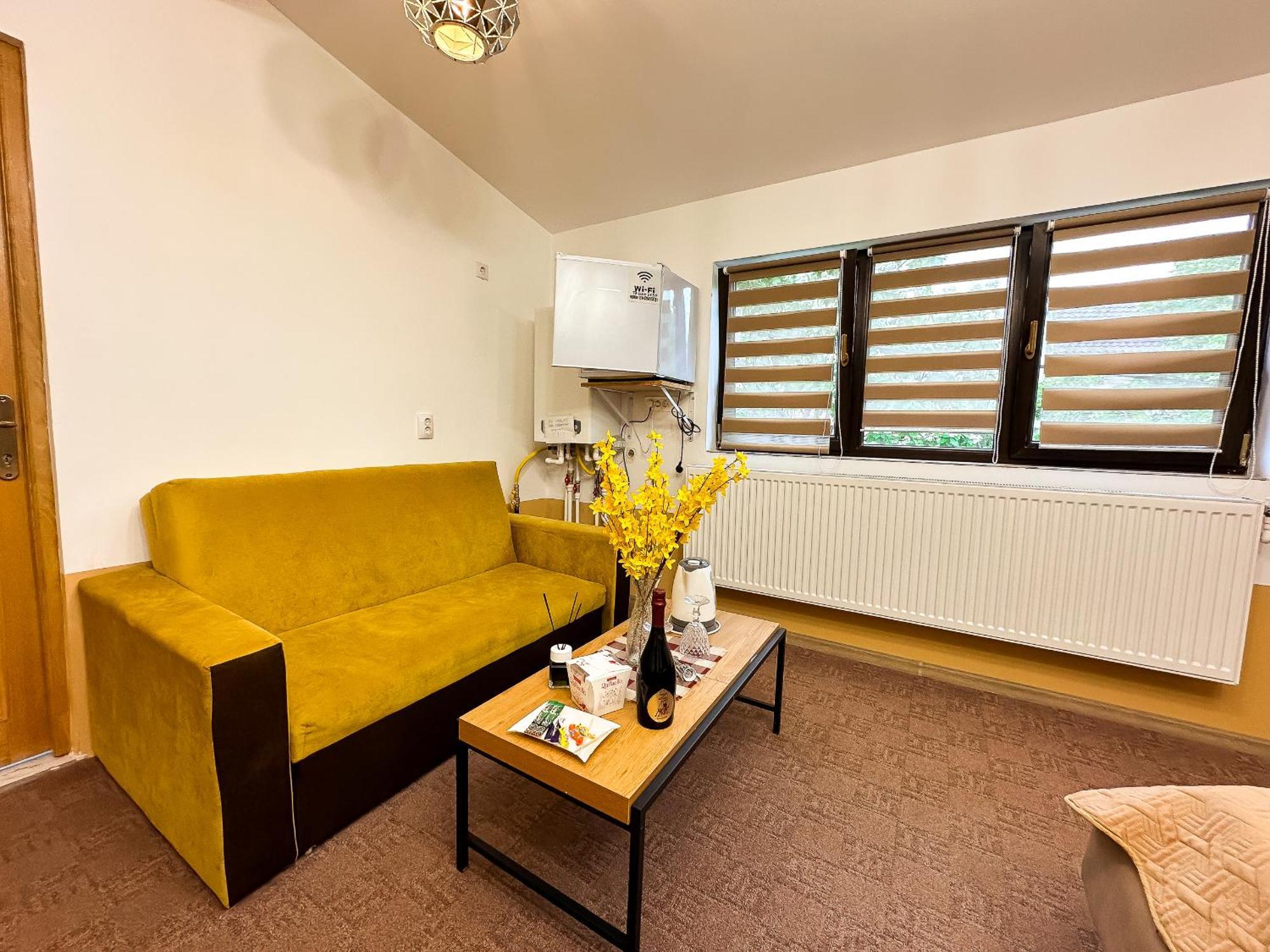 Golden Escape - Charming Studio In Prime Location Apartment Craiova Exterior foto